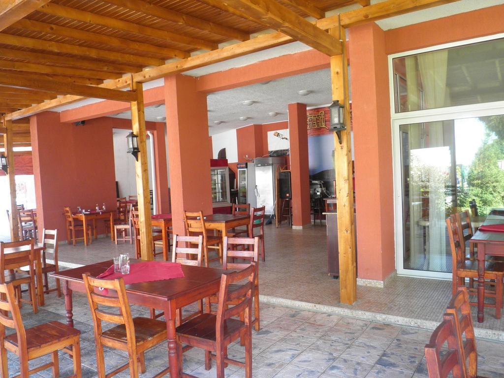 Private Apartments In Privilige Fort Beach Elenite Exterior photo